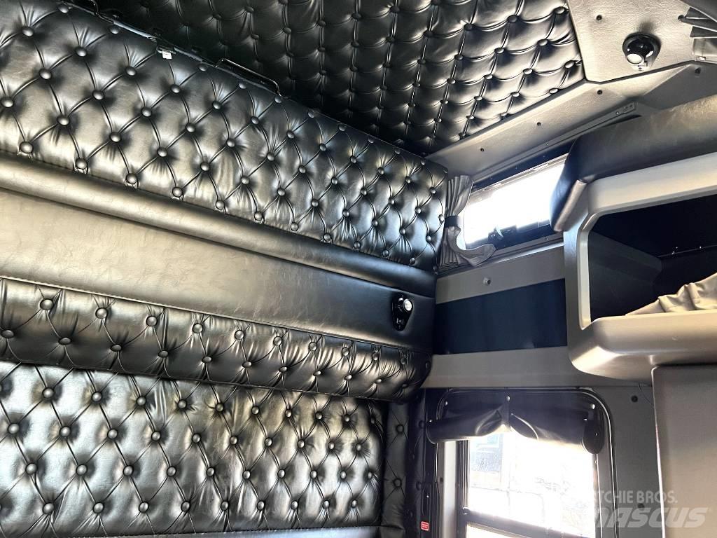 Kenworth W 900 牵引车