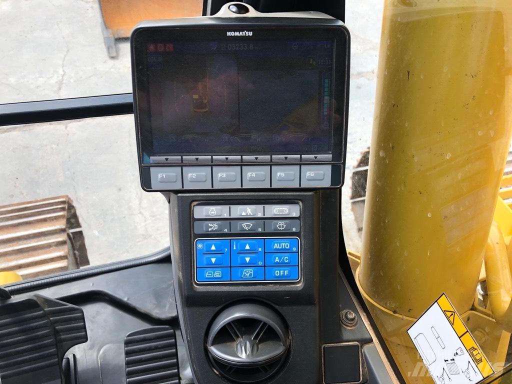 Komatsu PC210LC-11 履带挖掘机