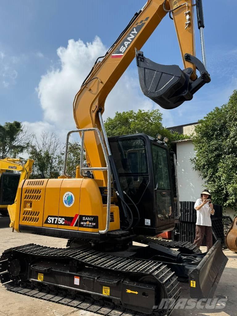 Sany SY75C 小型挖掘机