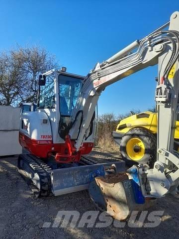 Takeuchi TB 230 小型挖掘机