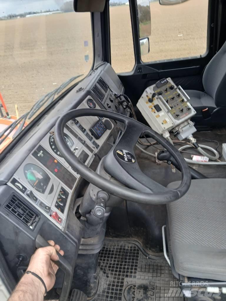 MAN FE 310 工程吊钩车