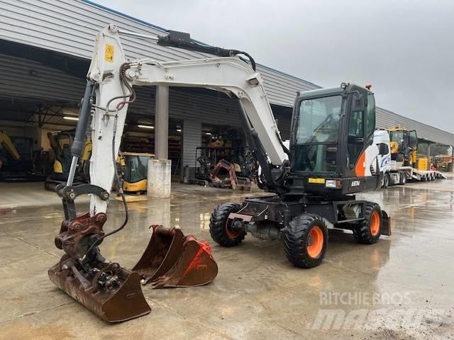 Bobcat E 57 W 轮式挖掘机