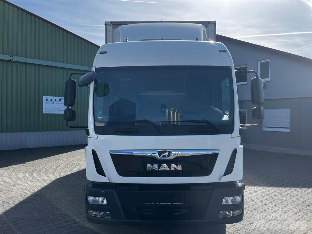 MAN TGL 8.220 篷布货车