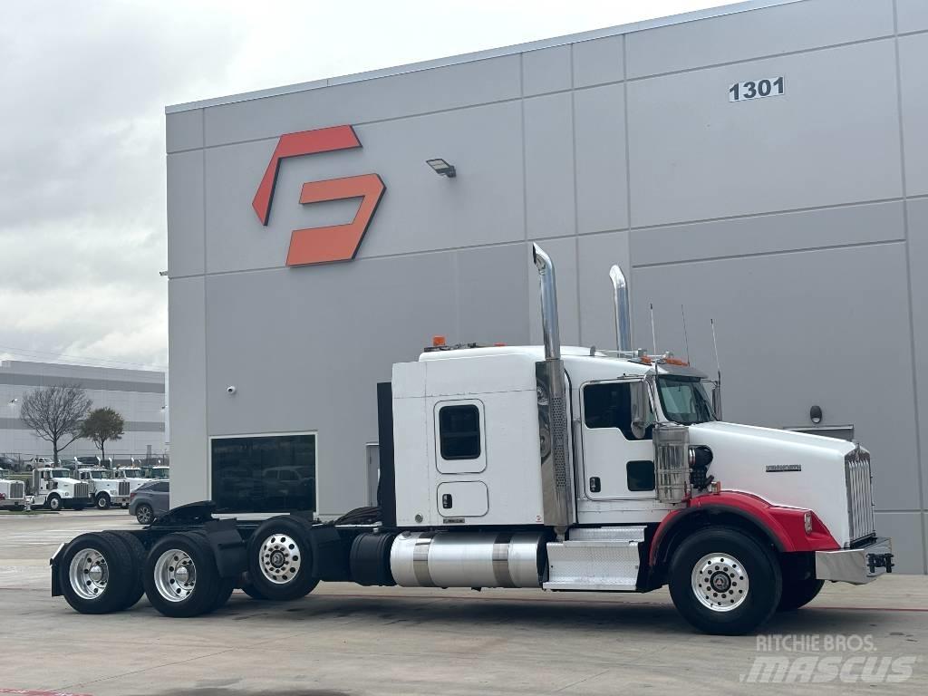 Kenworth T 800 牵引车