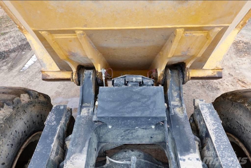 Komatsu HM300-5 铰接式自卸车