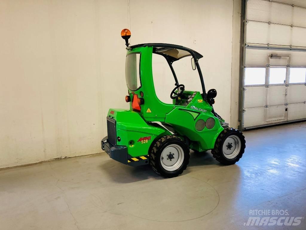 Avant 528 小型装载机
