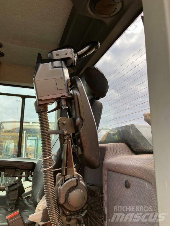 Liebherr L 566 轮式装载机
