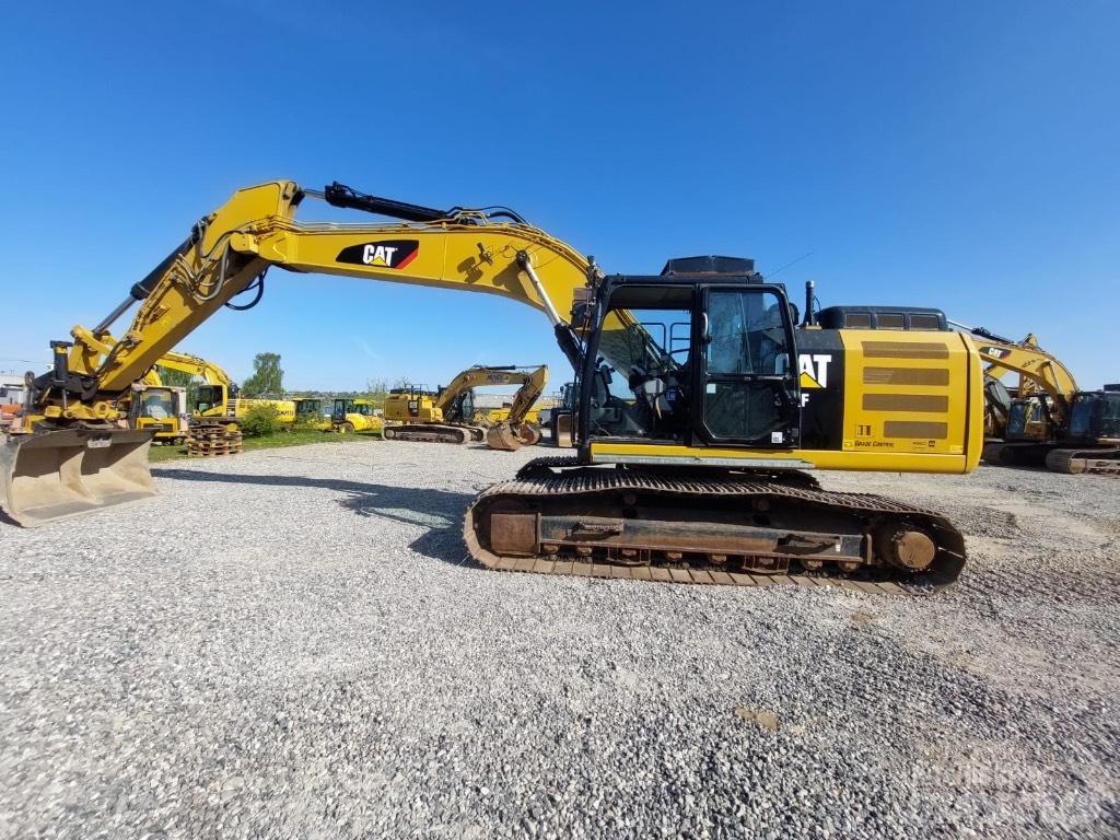 CAT 326 F L 履带挖掘机