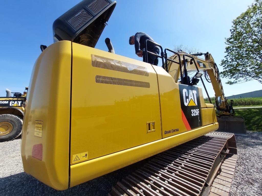 CAT 326 F L 履带挖掘机