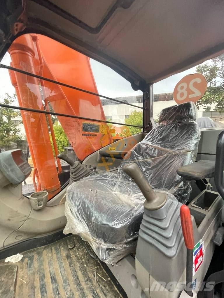 Hitachi ZX 240 履带挖掘机
