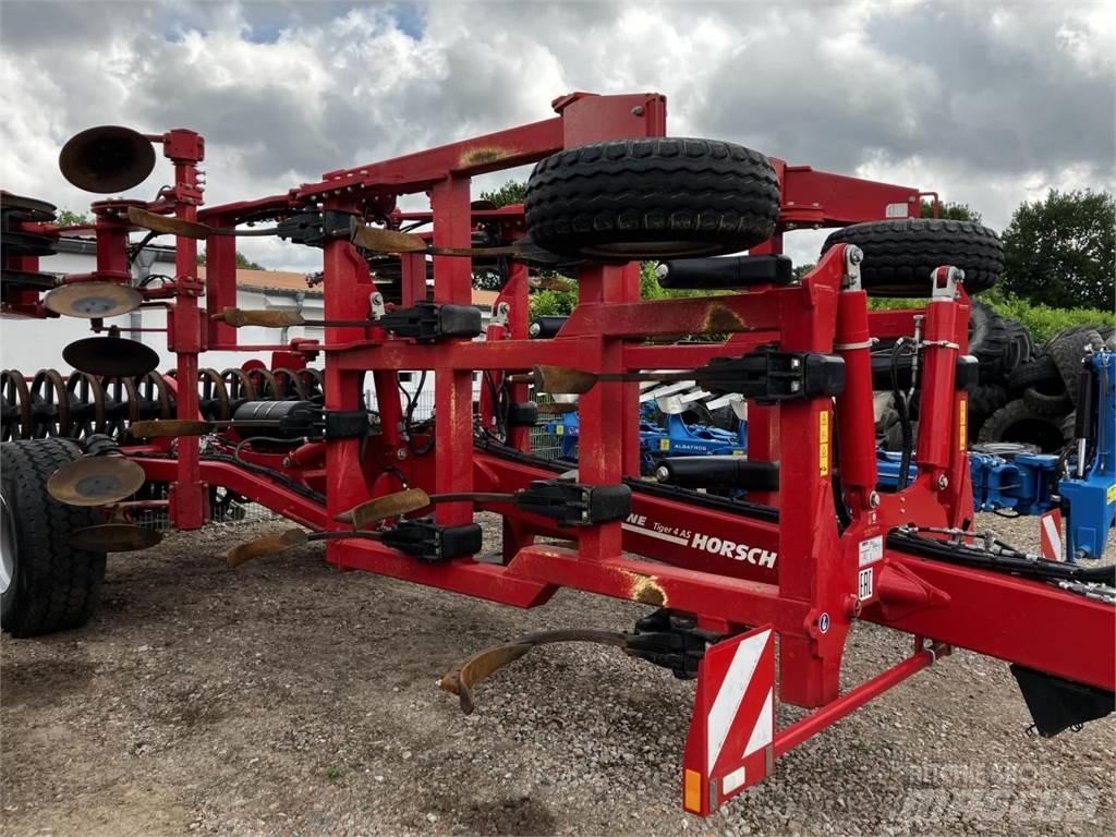 Horsch Tiger 4 AS 手扶中耕机