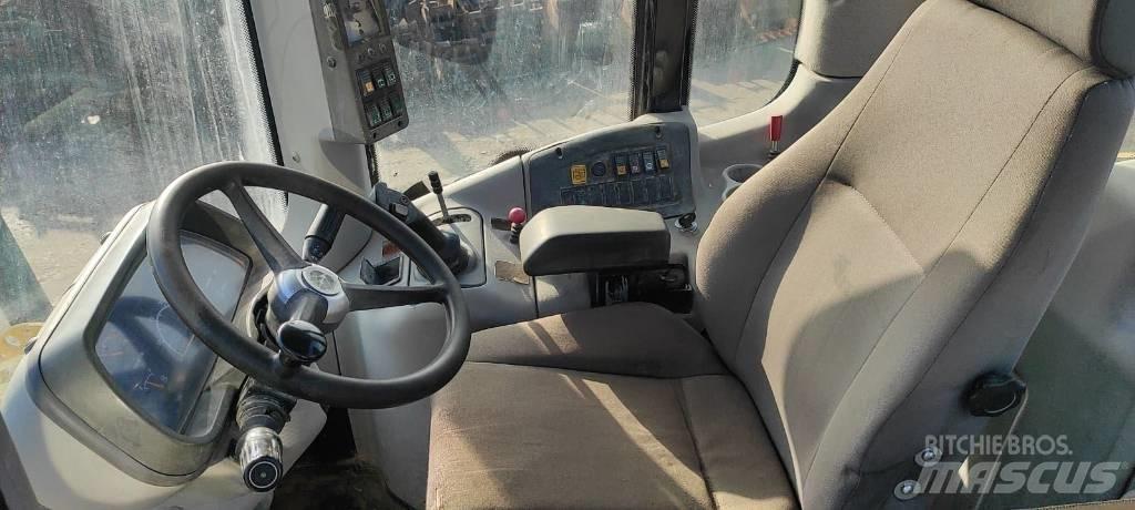 New Holland W 130 轮式装载机
