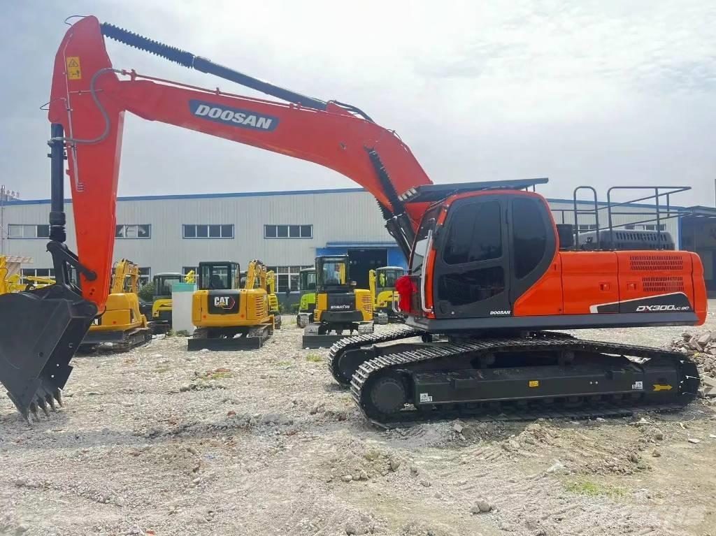 Doosan DX 300 LC 小型挖掘机