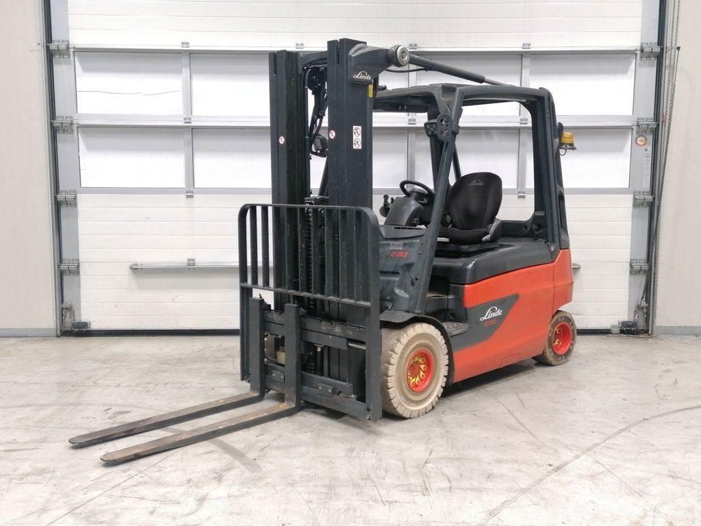 Linde E30L-01 电动叉车