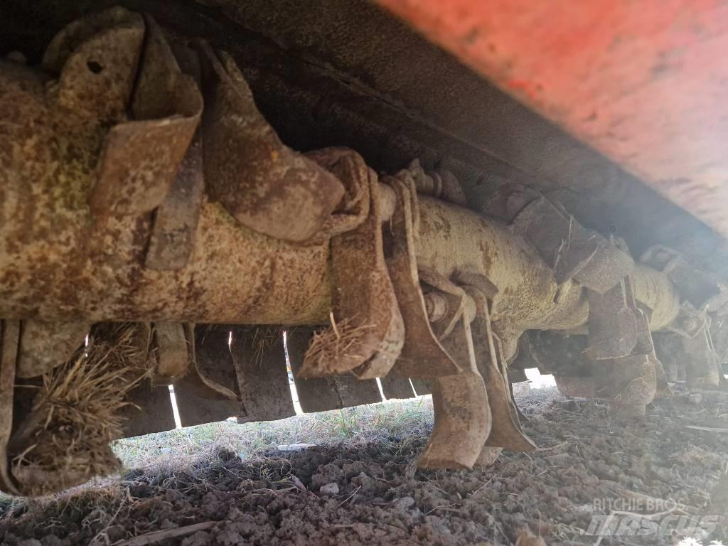 Kuhn RM 480 R 牧场割草机和切顶器