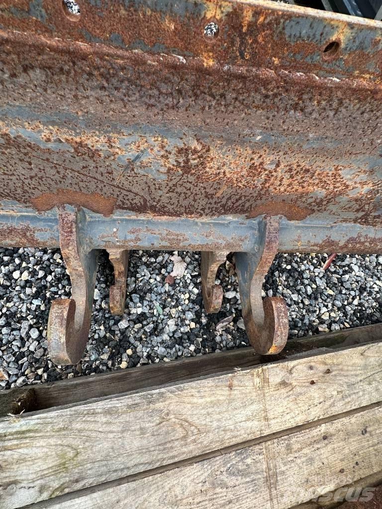  Kanál 0 挖斗