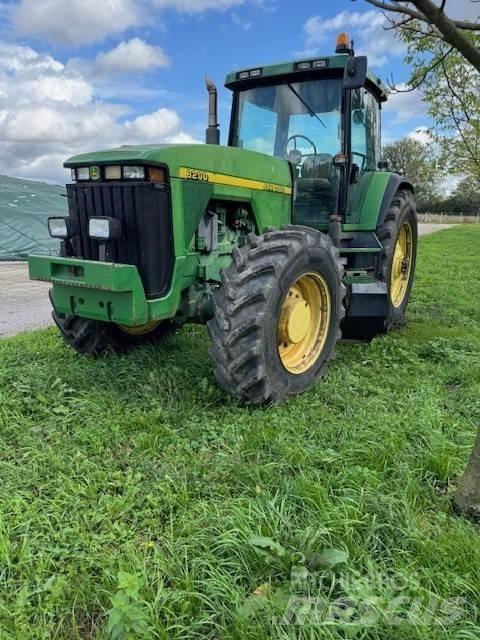 John Deere 8200 拖拉机/农用车