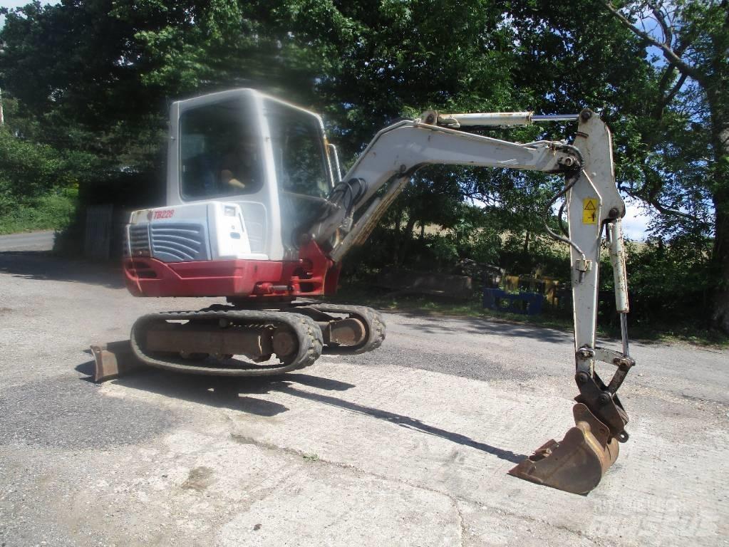 Takeuchi TB 228 小型挖掘机
