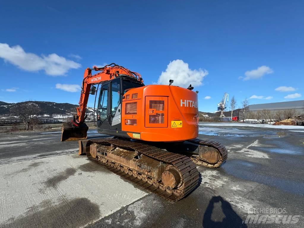 Hitachi ZX 225 US 履带挖掘机
