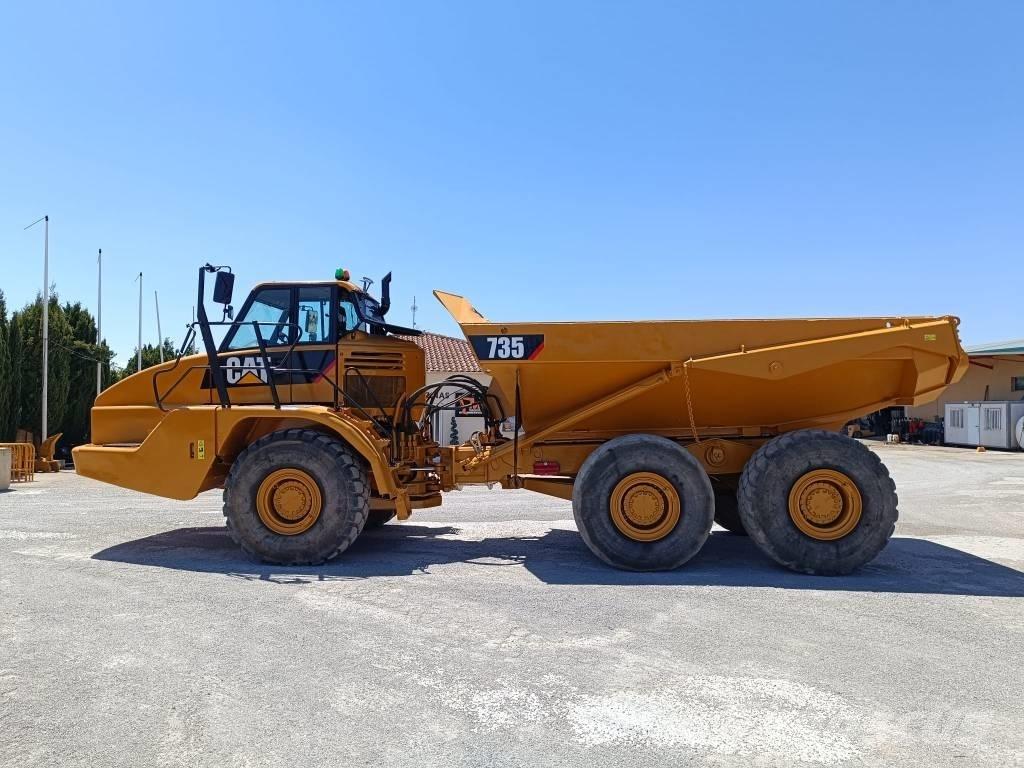 CAT 735 铰接式自卸车
