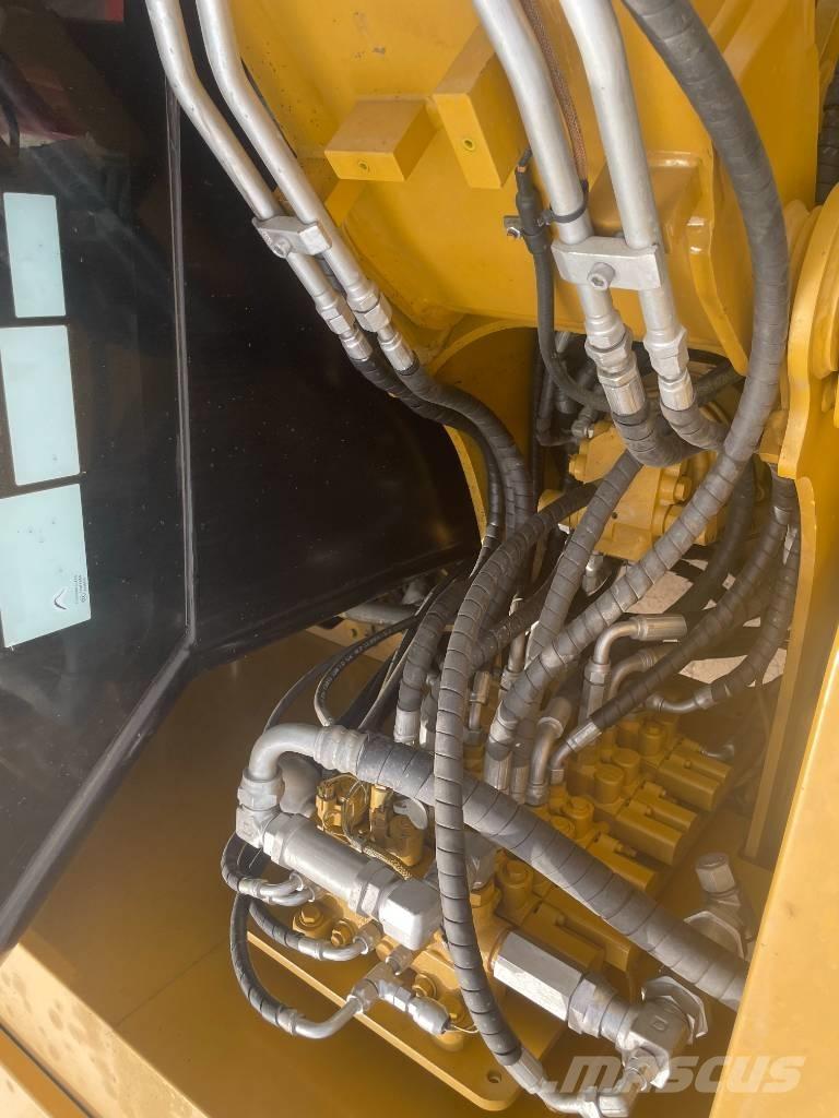 CAT 307E2 中型挖掘机