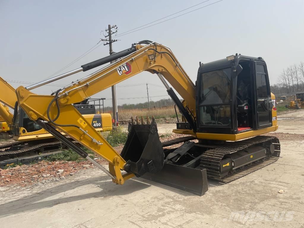 CAT 307E2 中型挖掘机