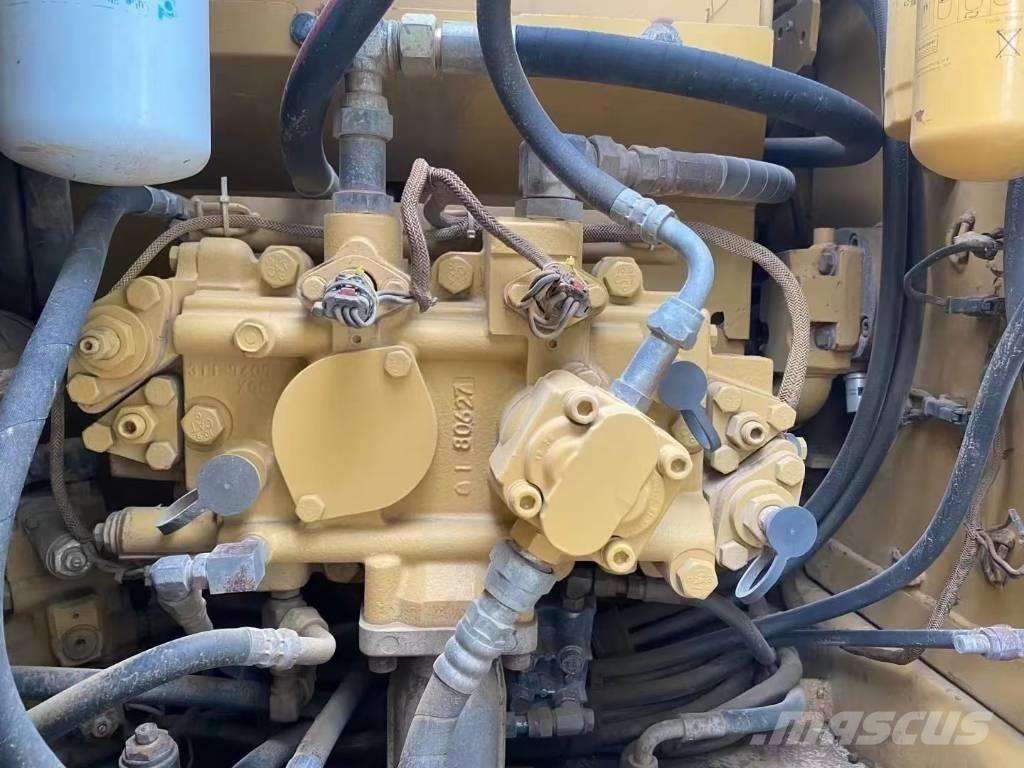 CAT 312D 中型挖掘机
