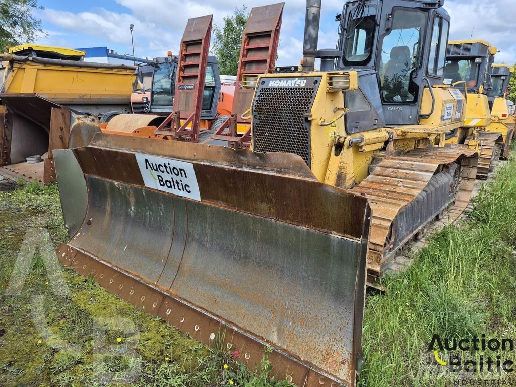 Komatsu D61EX-15 履带式推土机