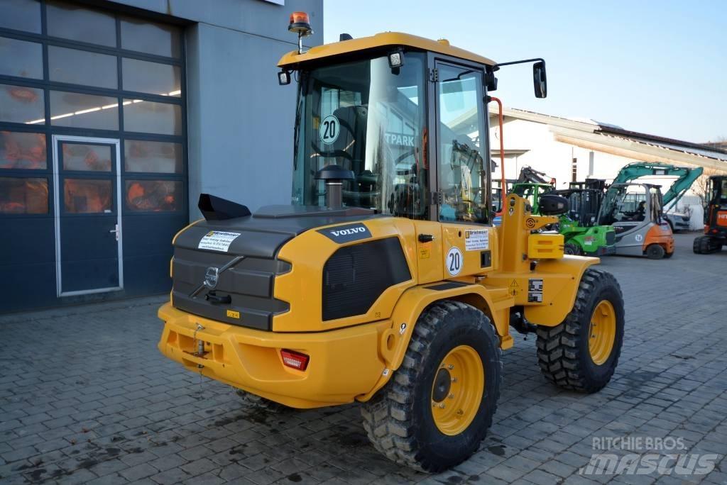 Volvo L 30 H 轮式装载机