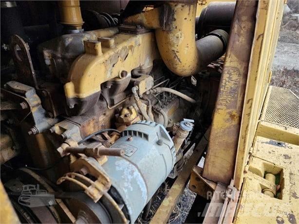 CAT 245 履带挖掘机