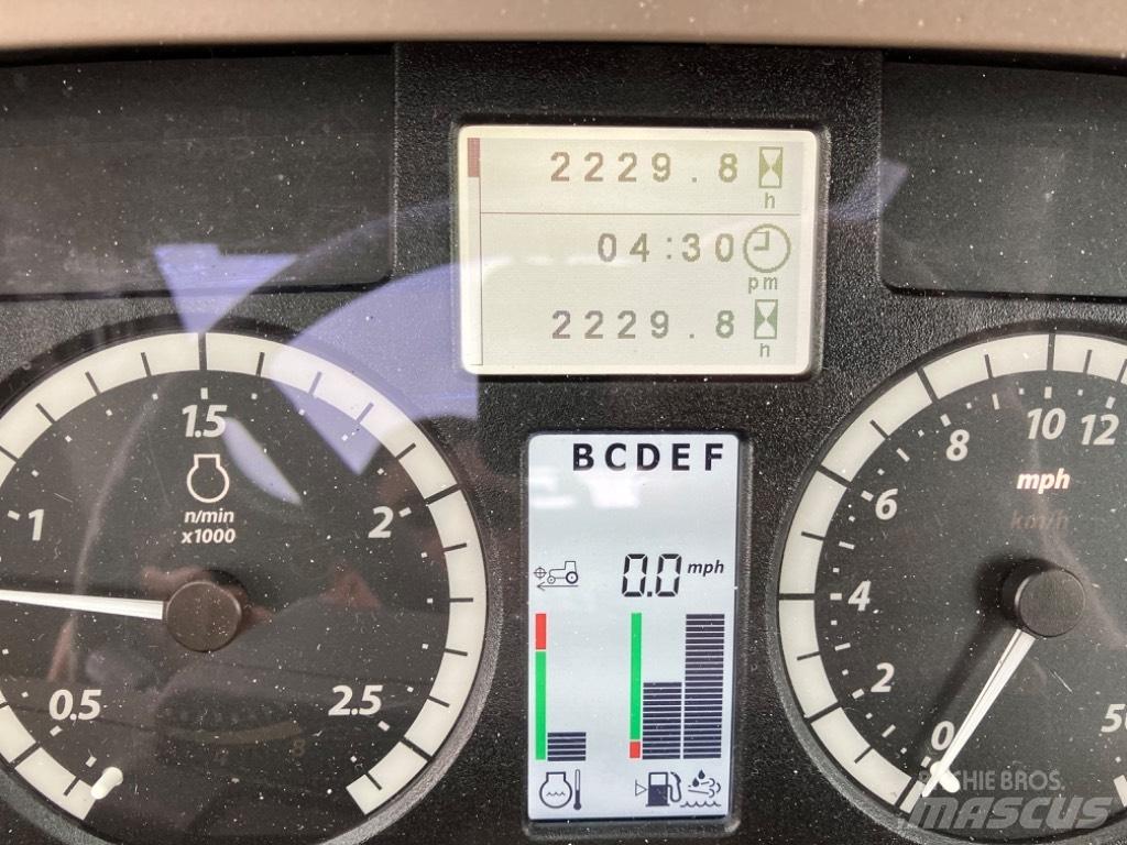 John Deere 6115RC 拖拉机/农用车