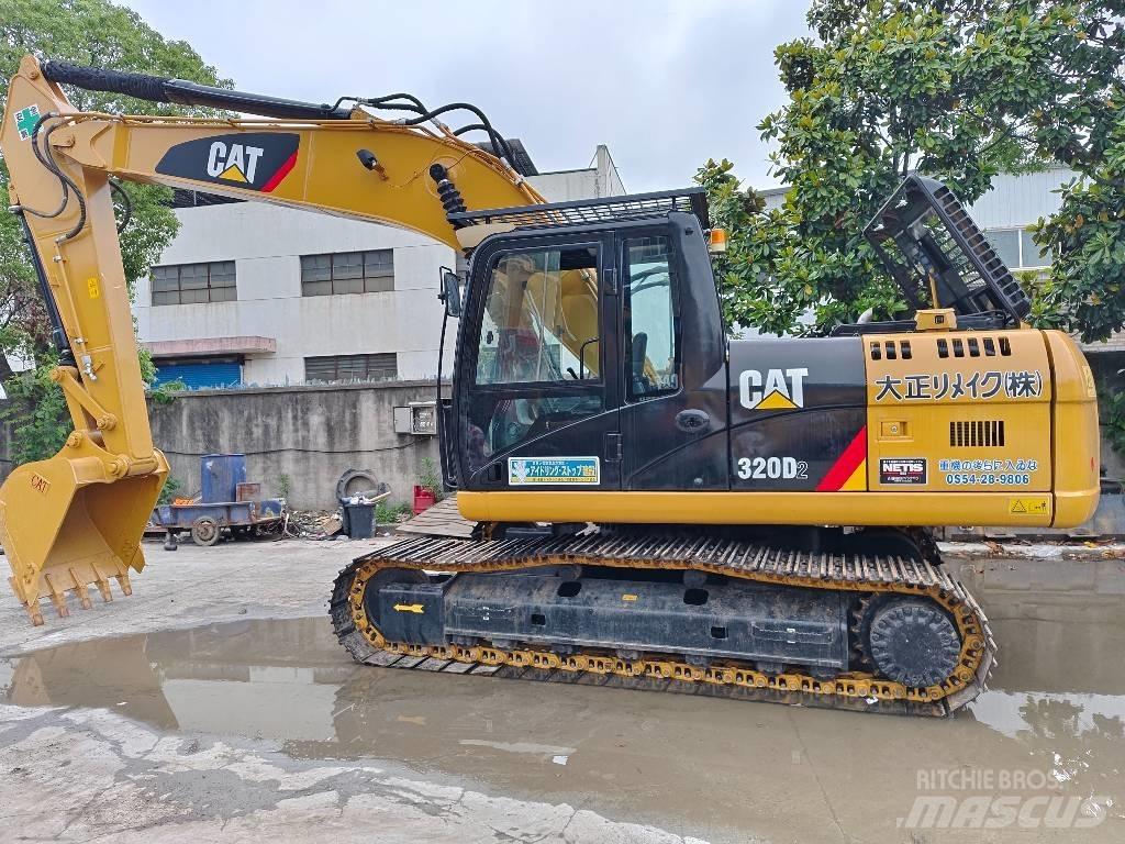 CAT 320 D2 履带挖掘机