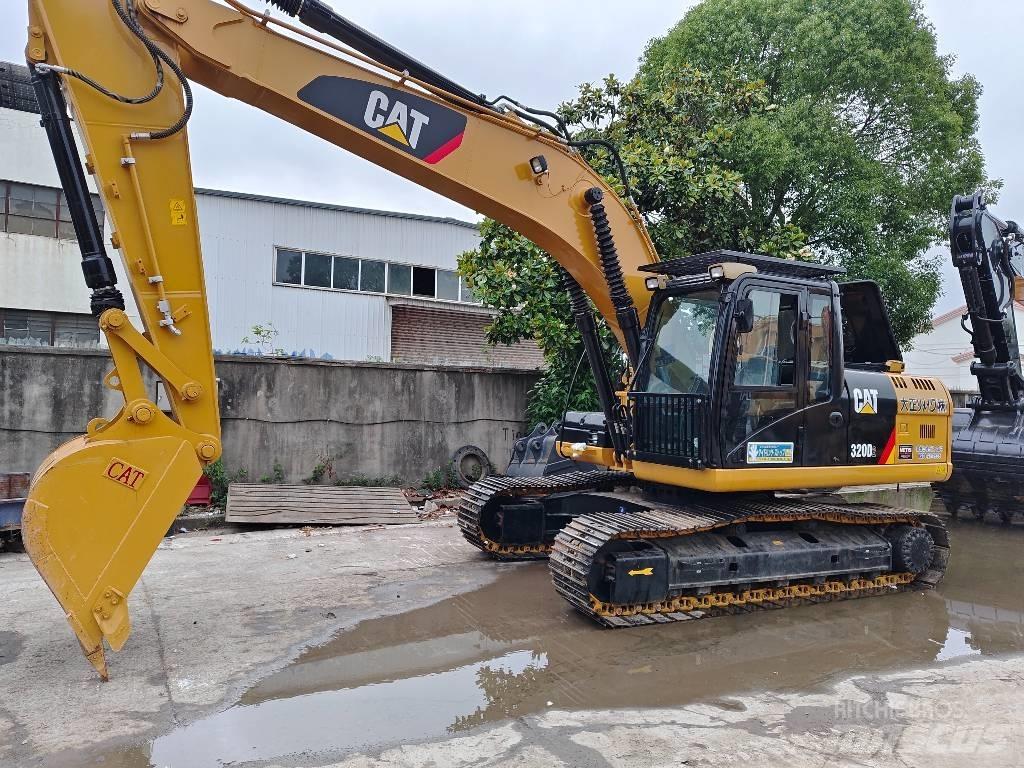 CAT 320 D2 履带挖掘机