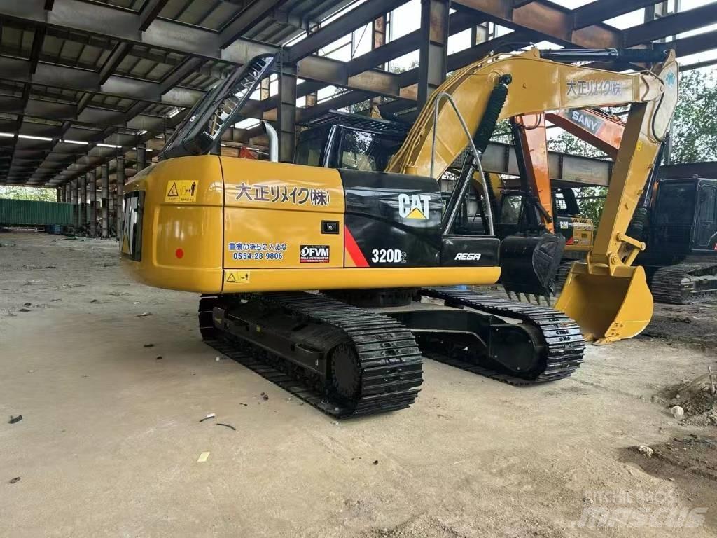 CAT 320 D2 履带挖掘机