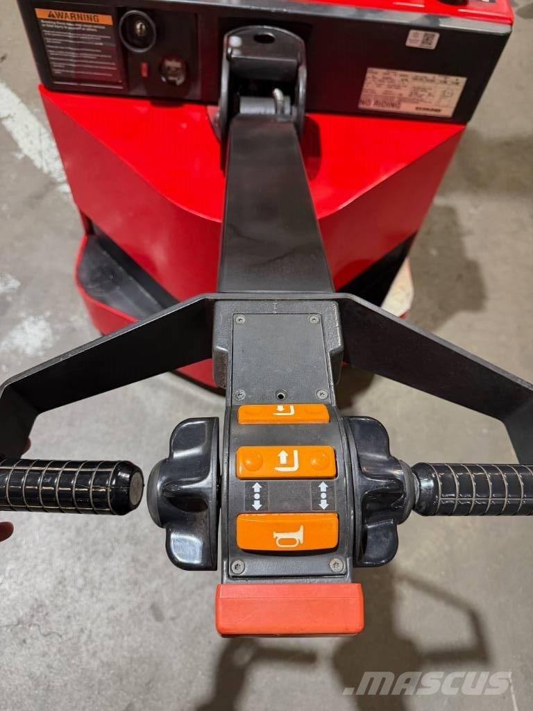 Raymond RSS40 行走式堆垛机