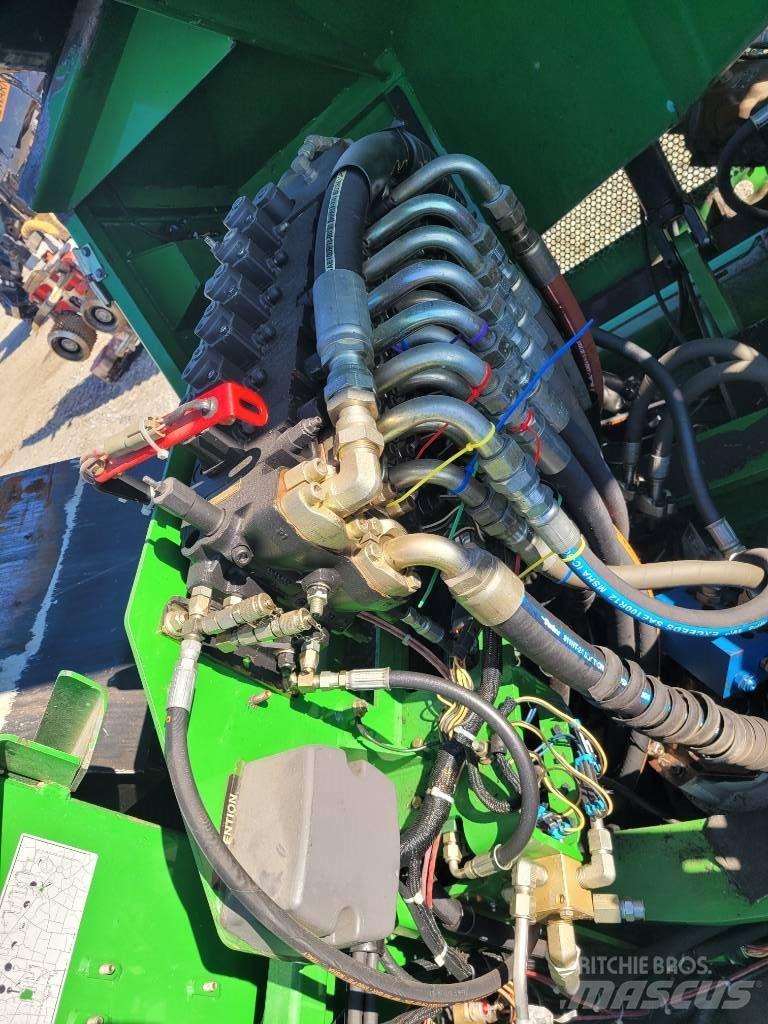 John Deere 853 伐木机
