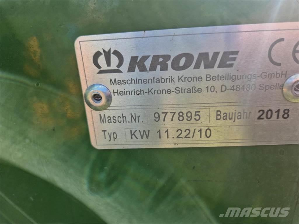 Krone KW 11.22 犁耙和摊草机