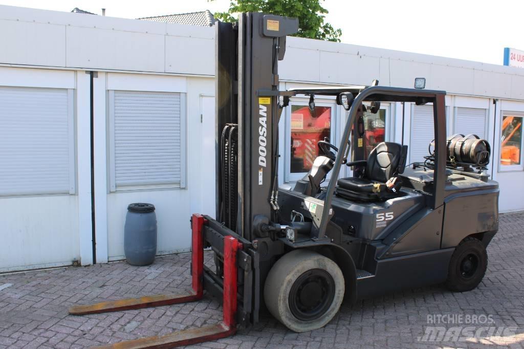 Doosan G 55 C-7 天然气叉车