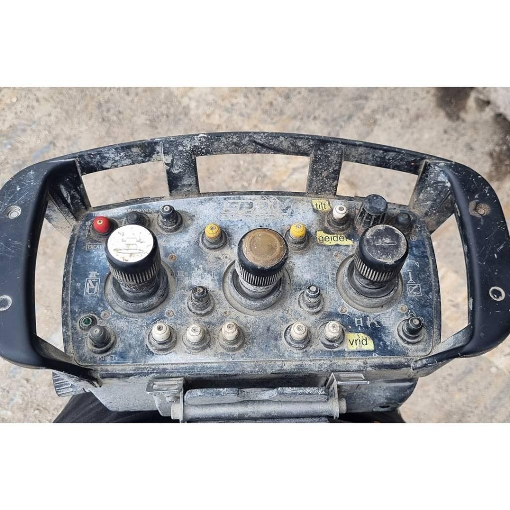 Volvo EC300 DT145 打桩机