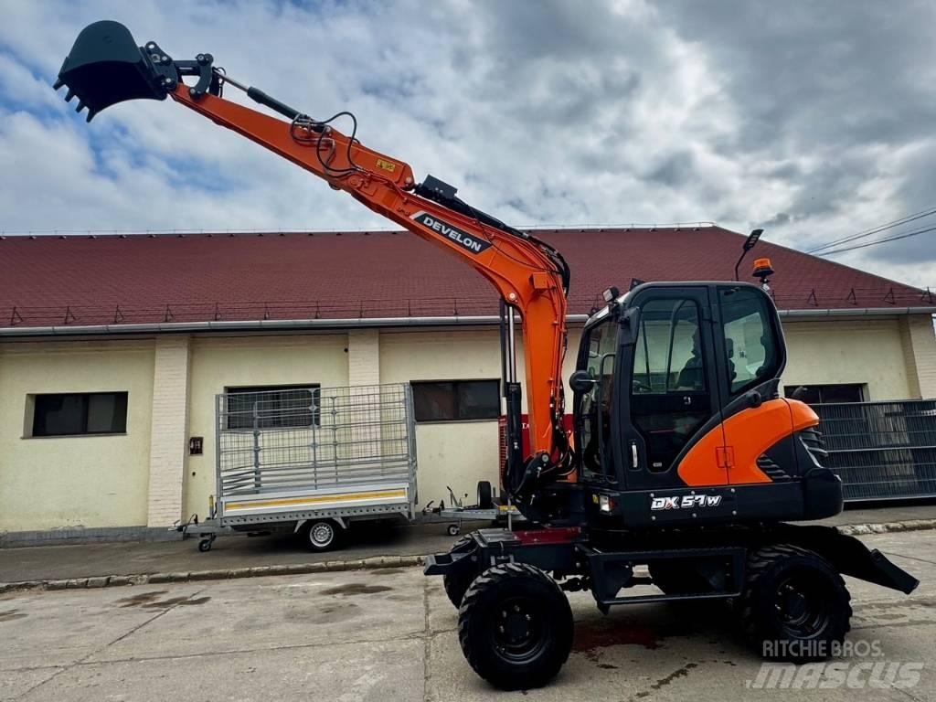 Develon DX 57 W-7 轮式挖掘机
