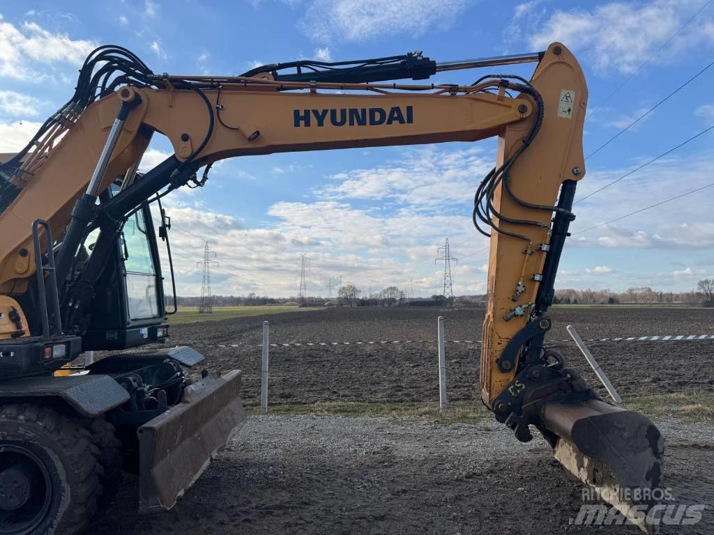 Hyundai HW140 轮式挖掘机
