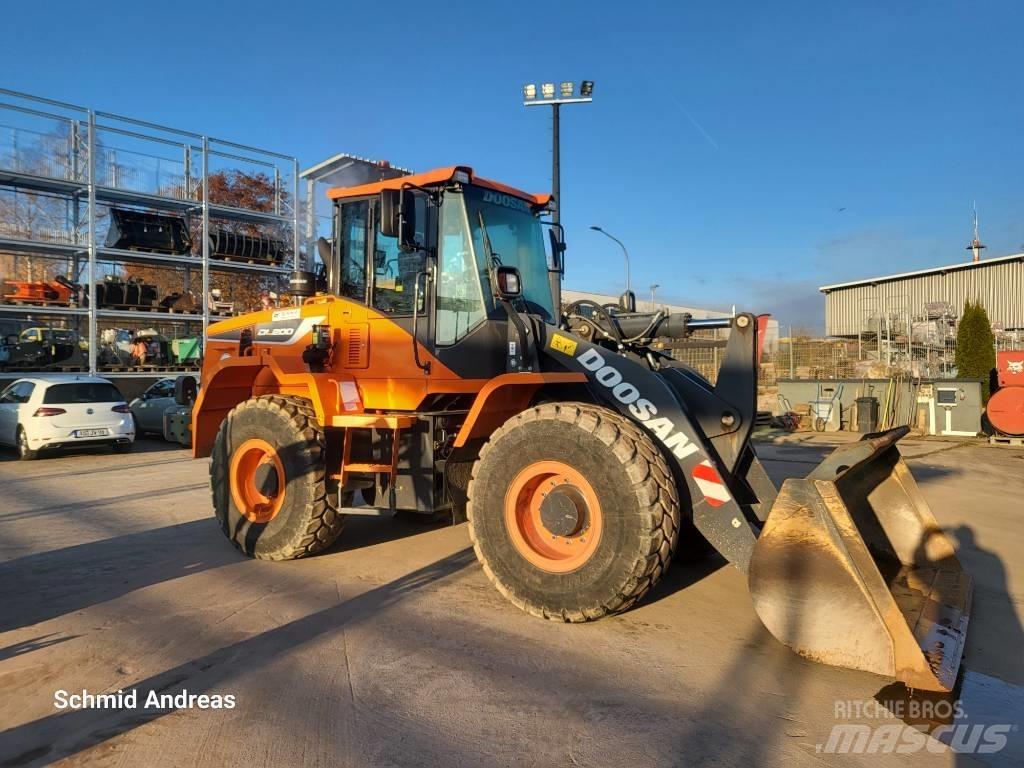 Doosan DL 200-5 轮式装载机