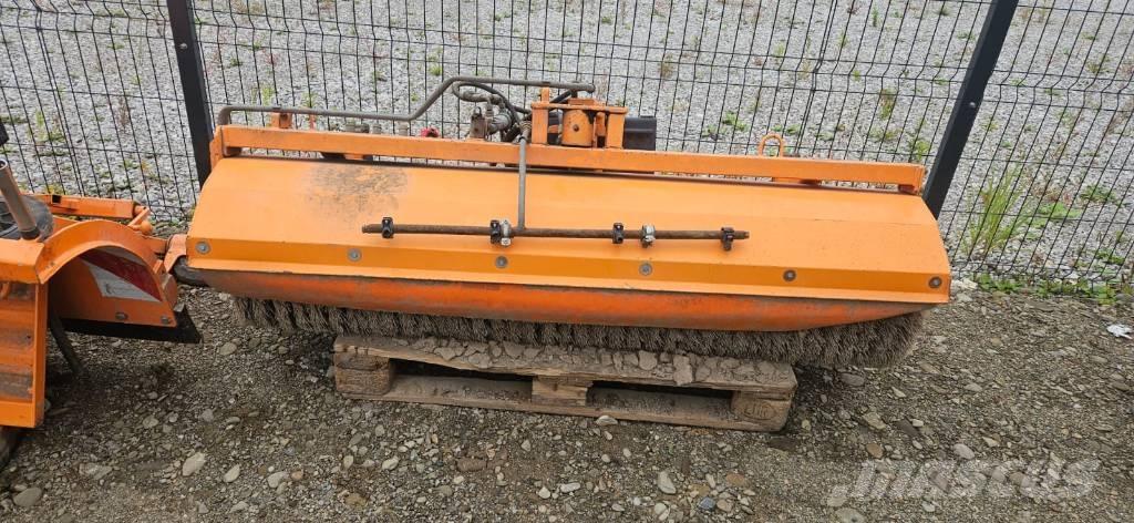 Multicar M 26 4X4 自卸式货车
