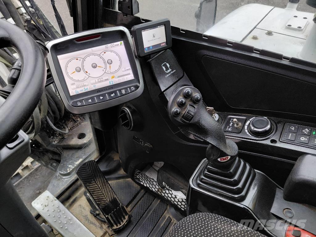 Bobcat E 57 W 轮式挖掘机