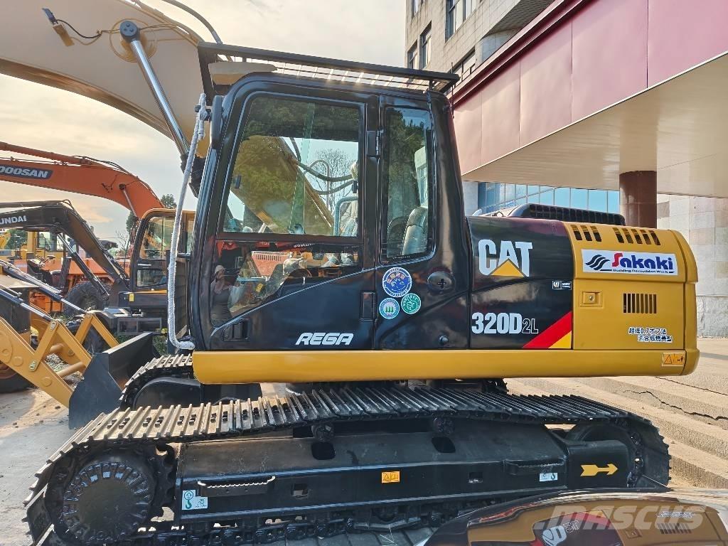 CAT 320 D2 L 履带挖掘机