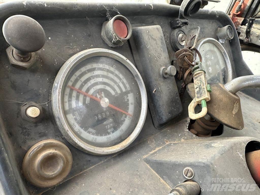 International 845 拖拉机/农用车