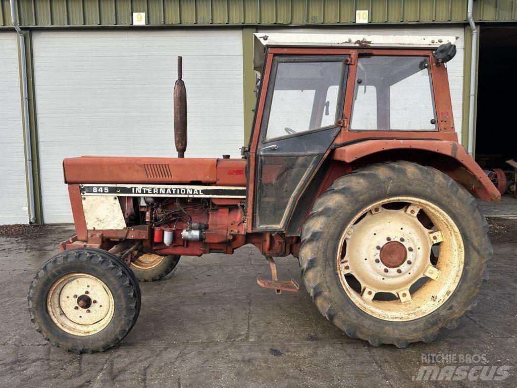 International 845 拖拉机/农用车