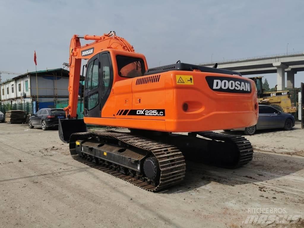 Doosan DX 225 LC 履带挖掘机