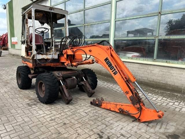 Kubota KH 16- W 轮式挖掘机