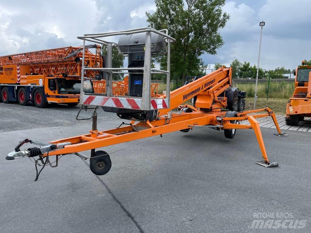 Dinolift 210 XT 拖拉移动式高空作业平台
